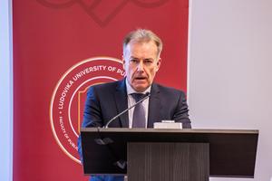 Rethinking cross-border governance-6